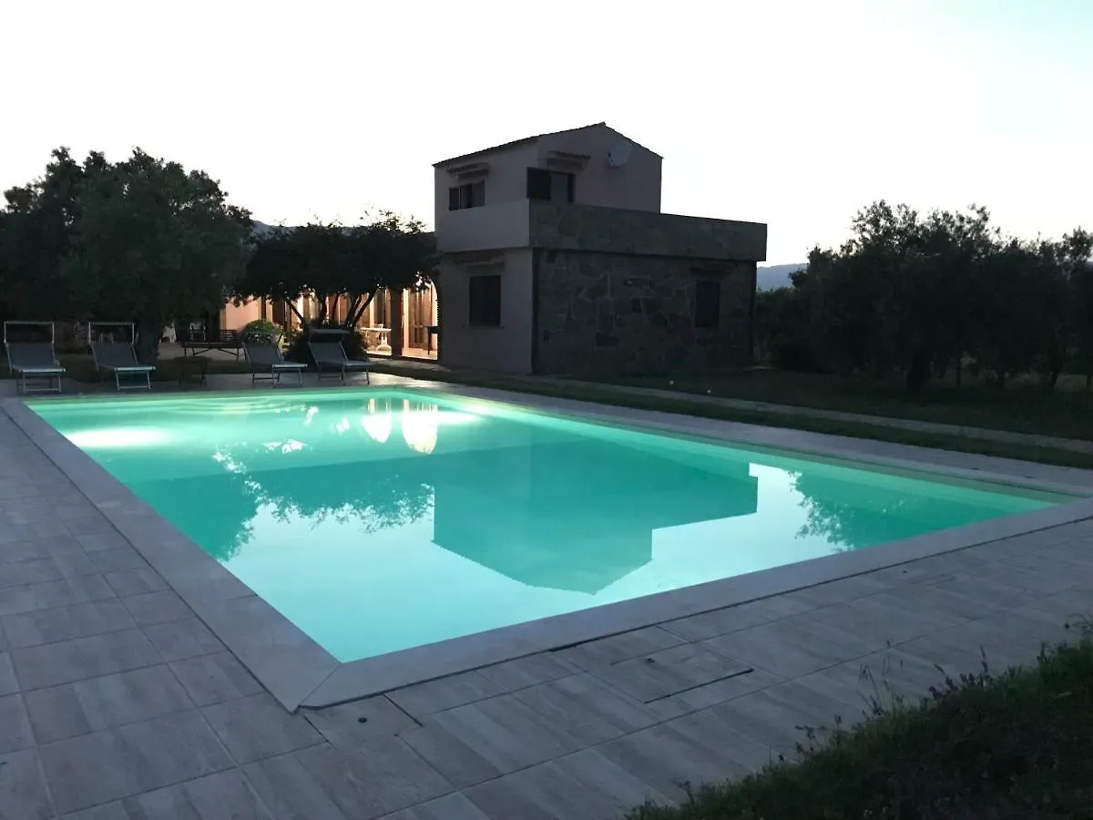 Villa Paola Castiadas 0*,